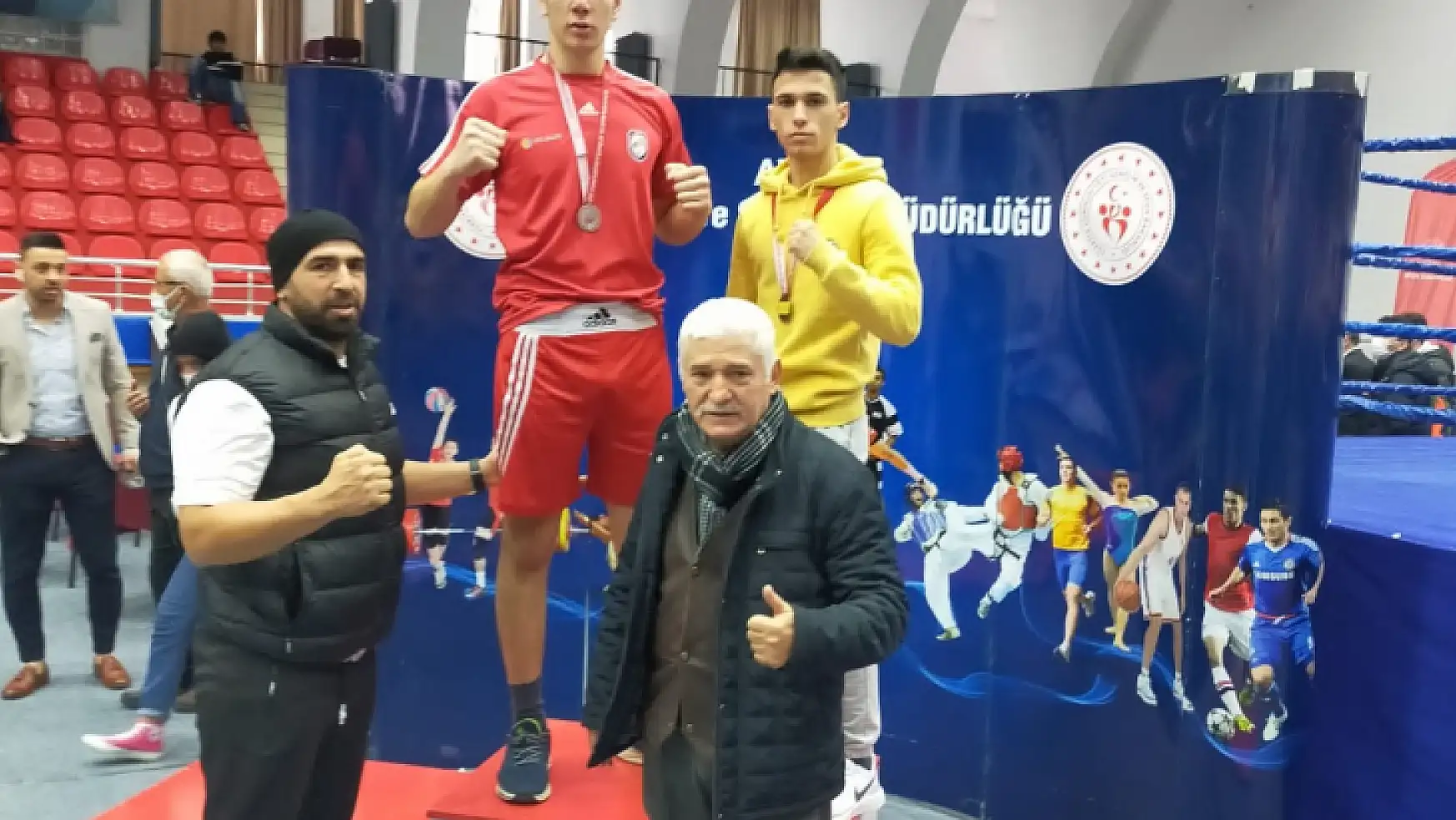 Okul Sporları Boks Türkiye şampiyonasında Muğla'ya 2 madalya