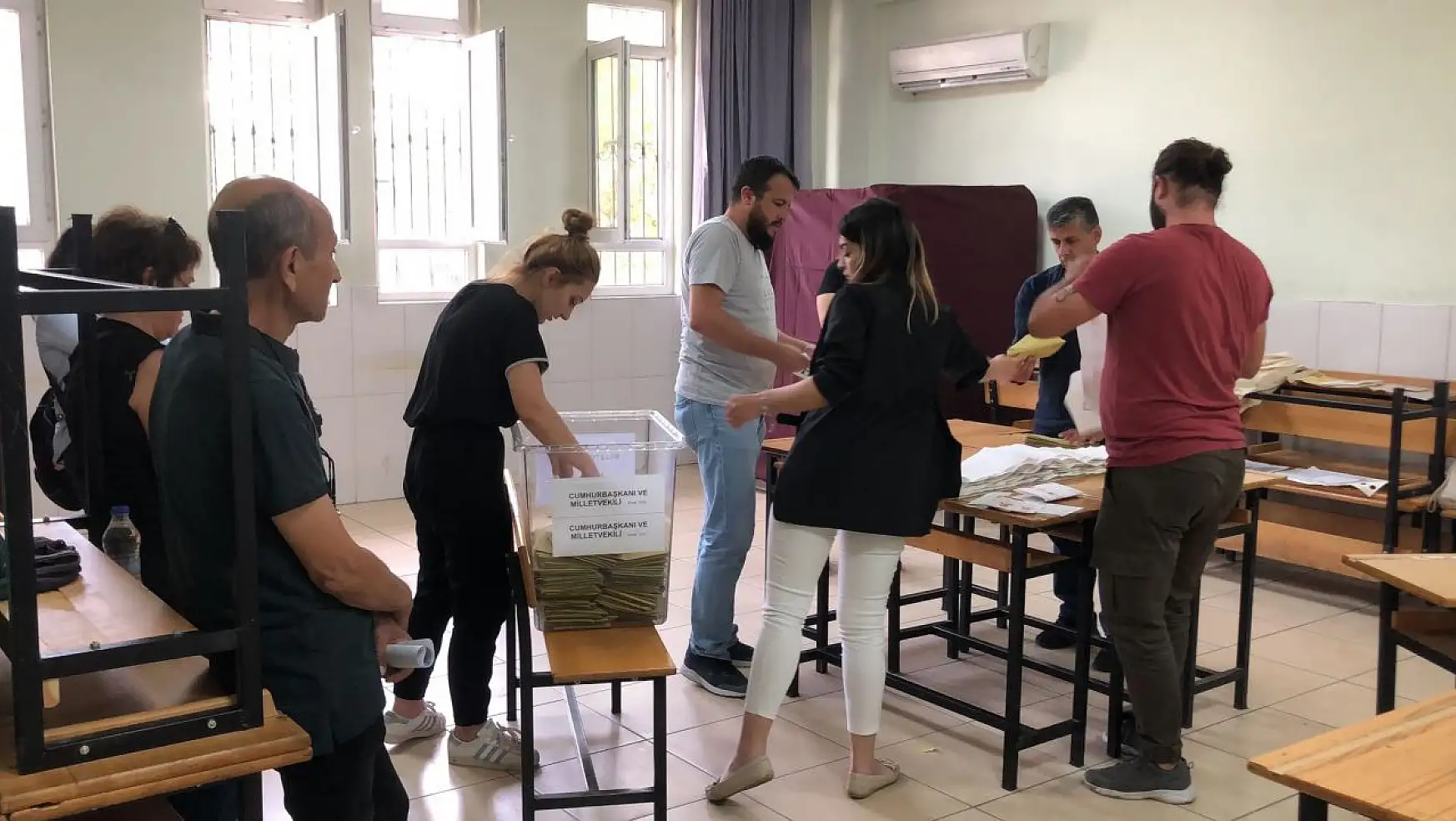 Oy Kullanma İşlemi Sona Erdi, Gözler Seçim Sonuçlarında