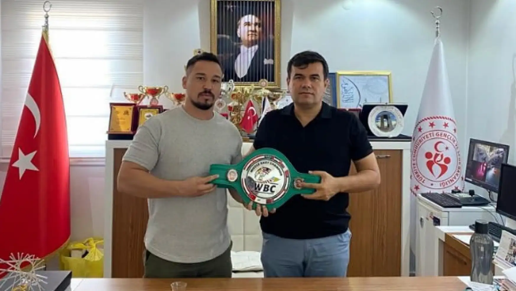 Şampiyon Boksör Kubilay Alcu'dan Müdür Yiğit'e Ziyaret