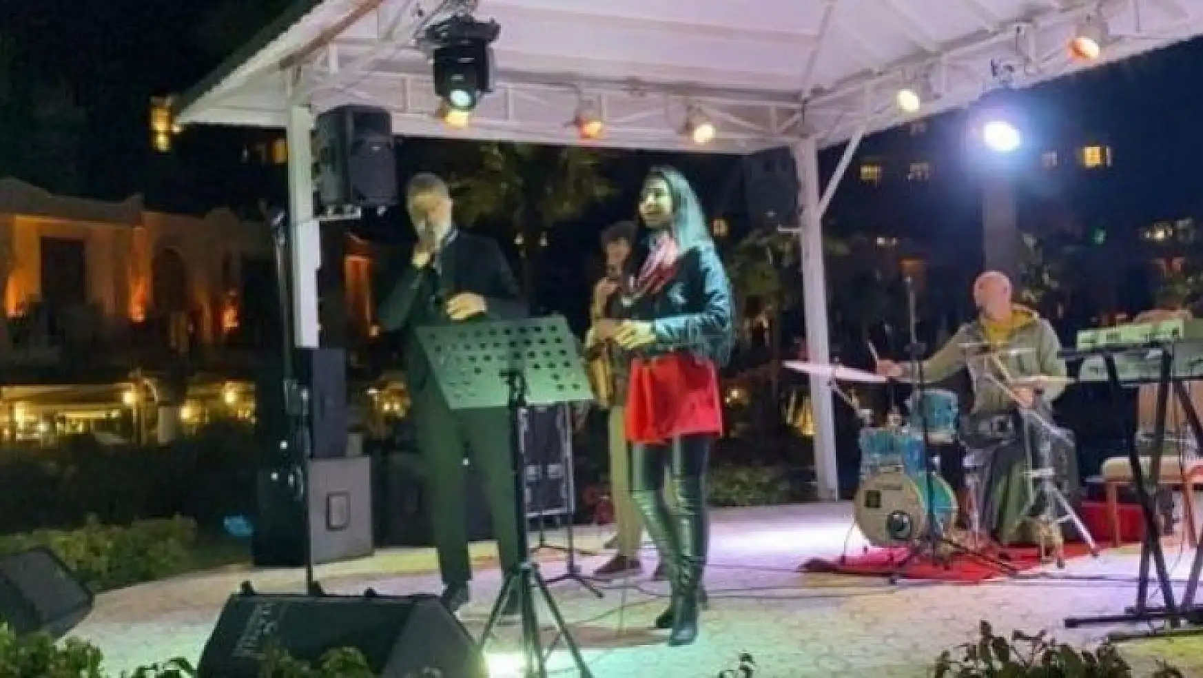 Sianji'de bayramın ikinci günü Pınar Seli sahne aldı