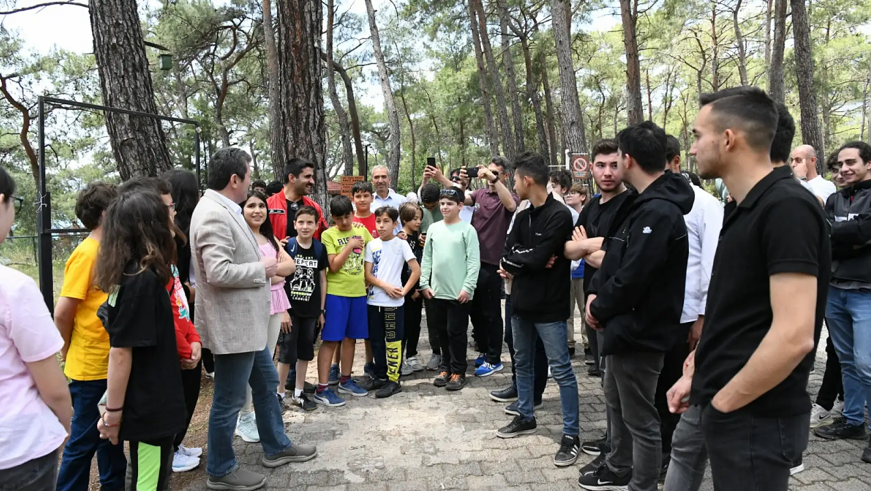 Vali Orhan Tavlı Teknofest'in Yıldızlarıyla Piknikte Bir Araya Geldi