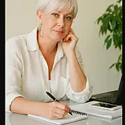 HIZLANAN HAYAT, YAVAŞLAYAN BEDEN - Mine KIRGIÇ