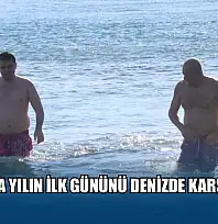 Akyaka'da yılın ilk gününü denizde karşıladılar