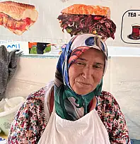 Fethiye'de pazar esnafı dertli: 'Eskiden börek yiyen müşteri şimdi ev ihtiyacını alıp gidiyor'
