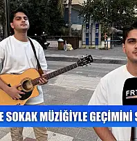 Fethiye'de Sokak Müziğiyle Geçimini Sağlıyor