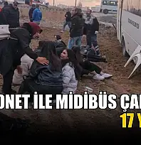 Kamyonet ile midibüs çarpıştı: 17 yaralı