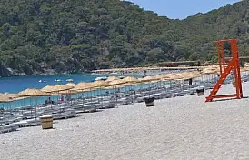 Ölüdeniz Kumburnu Plajı baştan aşağıya yenilendi