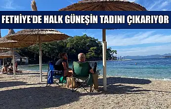 Fethiye'de halk güneşin tadını çıkarıyor