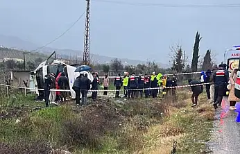 Mesaiye giden memurlar üzüm bağına uçtu 25 yaralı