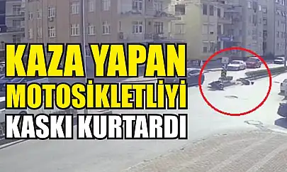 Kaza yapan motosikletliyi kaskı kurtardı