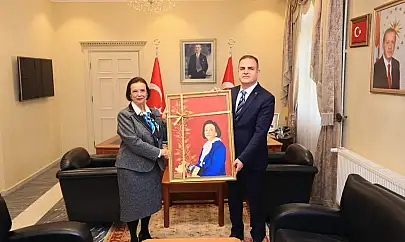 Türkiye'nin İlk Kadın Valisi Muğla Valisi Akbıyık'ı Ziyaret Etti