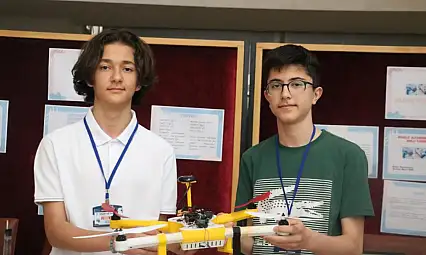 Lise öğrencileri 100 metre yükseklikten yüz tanıyan dron geliştirdi