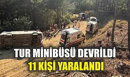Tur Minibüsü Devrildi: 11 Kişi Yaralandı