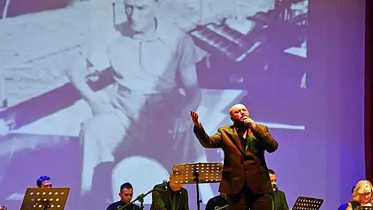 Türküleri Atatürk için Söylediler