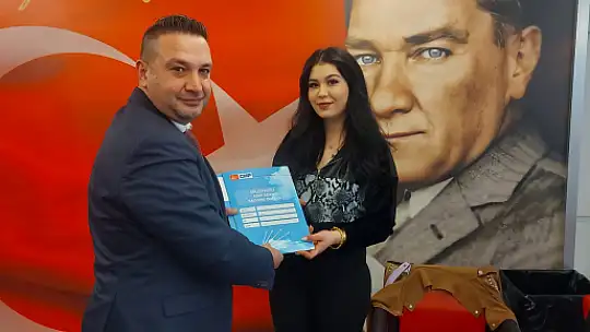 AVUKAT TİLKİCİ ADAY ADAYLIK BAŞVURUSUNDA BULUNDU