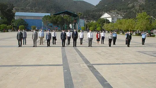 Fethiye'de Sosyal Mesafeli Tören 