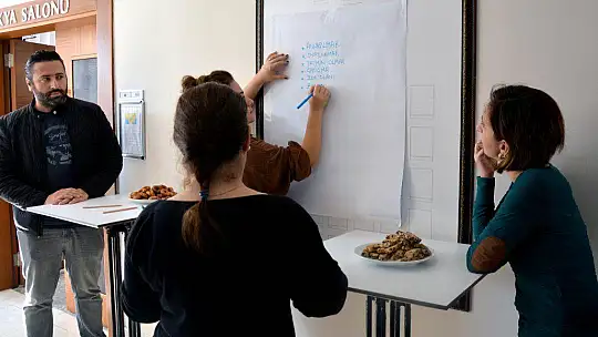  İNSAN TANIMA SANATI VE ZOR İNSANLA BAŞA ÇIKMA EĞİTİMİ 