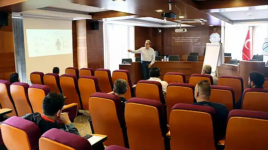 FTSO'da İhracatta Başarılı Pazarlama Eğitimi Verildi