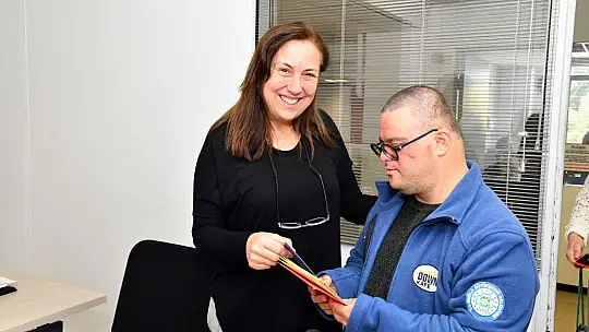 Makamını, Down Sendromlu Niyazi'ye bıraktı