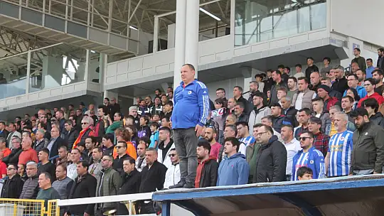 FETHİYESPOR TARAFTARI DEPREMZEDE ÇOCUKLARI UNUTMADI 