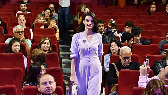 Dastar defilesi büyük beğeni topladı