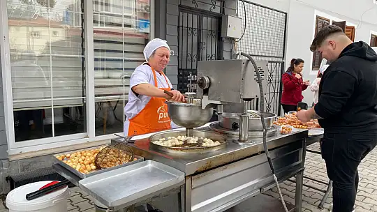 TRT TÜRK HALK MÜZİĞİ SANATÇISI ANISINA LOKMA HAYRI