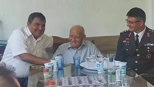 KAYMAKAM BALCI VE YARBAY ÇİÇEK, KORE GAZİSİ'Nİ ZİYARET ETTİ