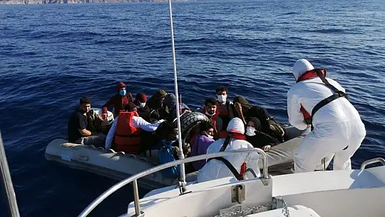 32 düzensiz göçmen kurtarıldı