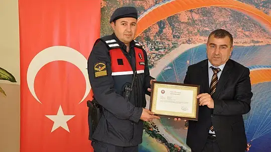 Fethiye'de Kaymakam'dan Başarı Belgesi Yağdı