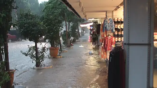 Temizlenmeyen logarlar taşkınlara neden oldu