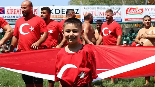 Bayrak Seromonisi Yapıldı