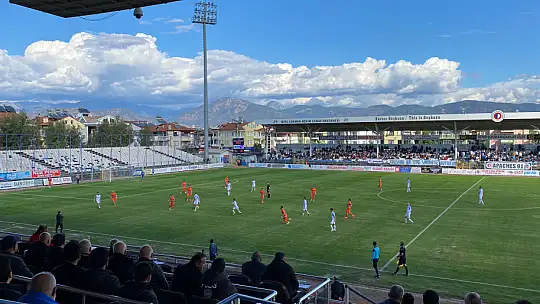 ŞİMŞEKLER 1 PUANA RAZI OLDU