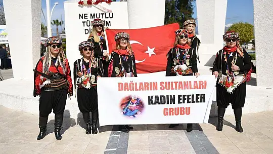 Fethiye'de Kadınlar Günü Programına Yoğun Katılım