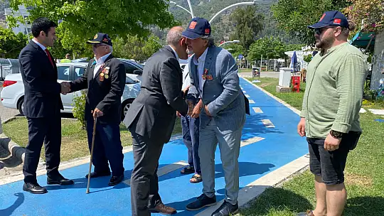 Gaziler Derneği'ne bayram ziyareti 