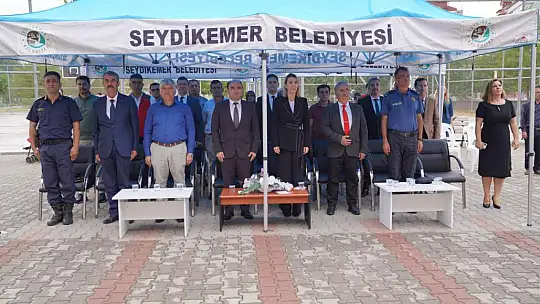 Başkan Akdenizli'den Öğrencilere Kırtasiye Desteği