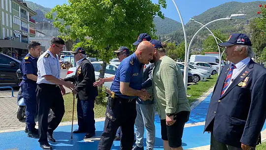 Gaziler Derneği'ne bayram ziyareti 