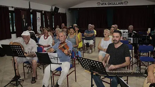 Zeki Müren'i anma konseri