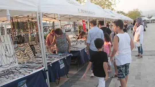 Stantlar haftada 2 gün kurulmaya devam ediyor