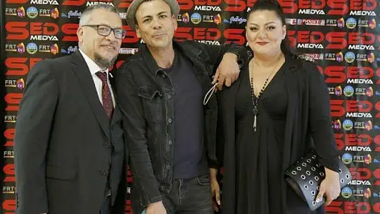 BİZ Büyük Bir Aileyiz