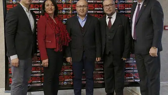 BİZ Büyük Bir Aileyiz