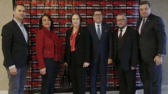 BİZ Büyük Bir Aileyiz