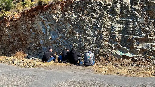 Düzensiz Göçmenler Kaçamadan Yakalandı