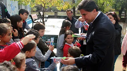 12 Bin 500 Öğrenciye Diş Fırçası ve Macunu Dağıtılıyor