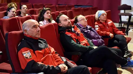 Deprem Haftası dolayısıyla seminer düzenlendi