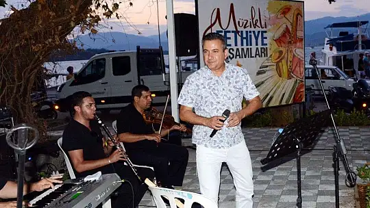 Müzikli Fethiye Akşamları Ali Tunç ile devam etti