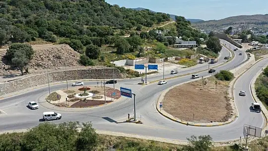 Ana arterde peyzaj ve çevre düzenlemeleri devam ediyor