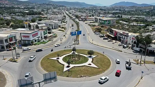 Ana arterde peyzaj ve çevre düzenlemeleri devam ediyor