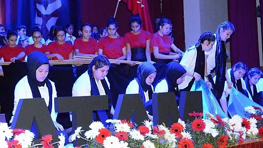 Atatürk muhteşem oratoryo ile anıldı