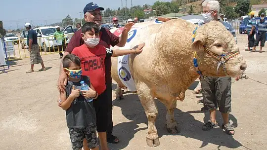 FETHİYE'NİN EN BÜYÜK KURBANLIĞI GÖZ KAMAŞTIRDI