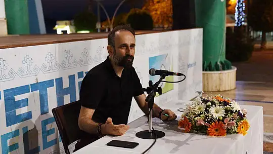 Aşkın Felsefesi Konuşuldu